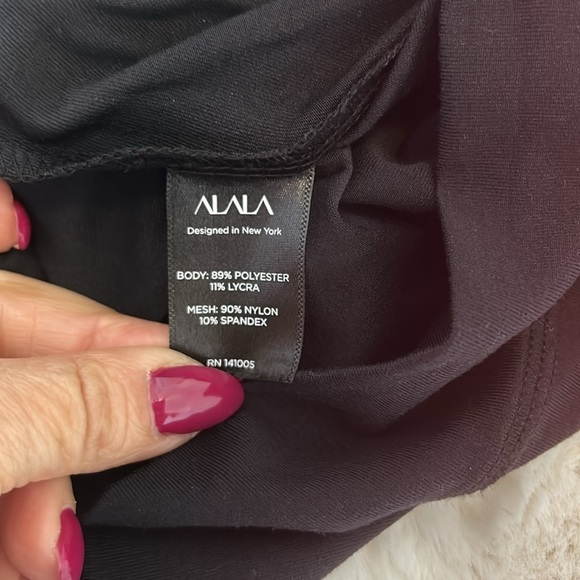 Alala Twisted Back Hooded Tank Black - Picture 9 of 9